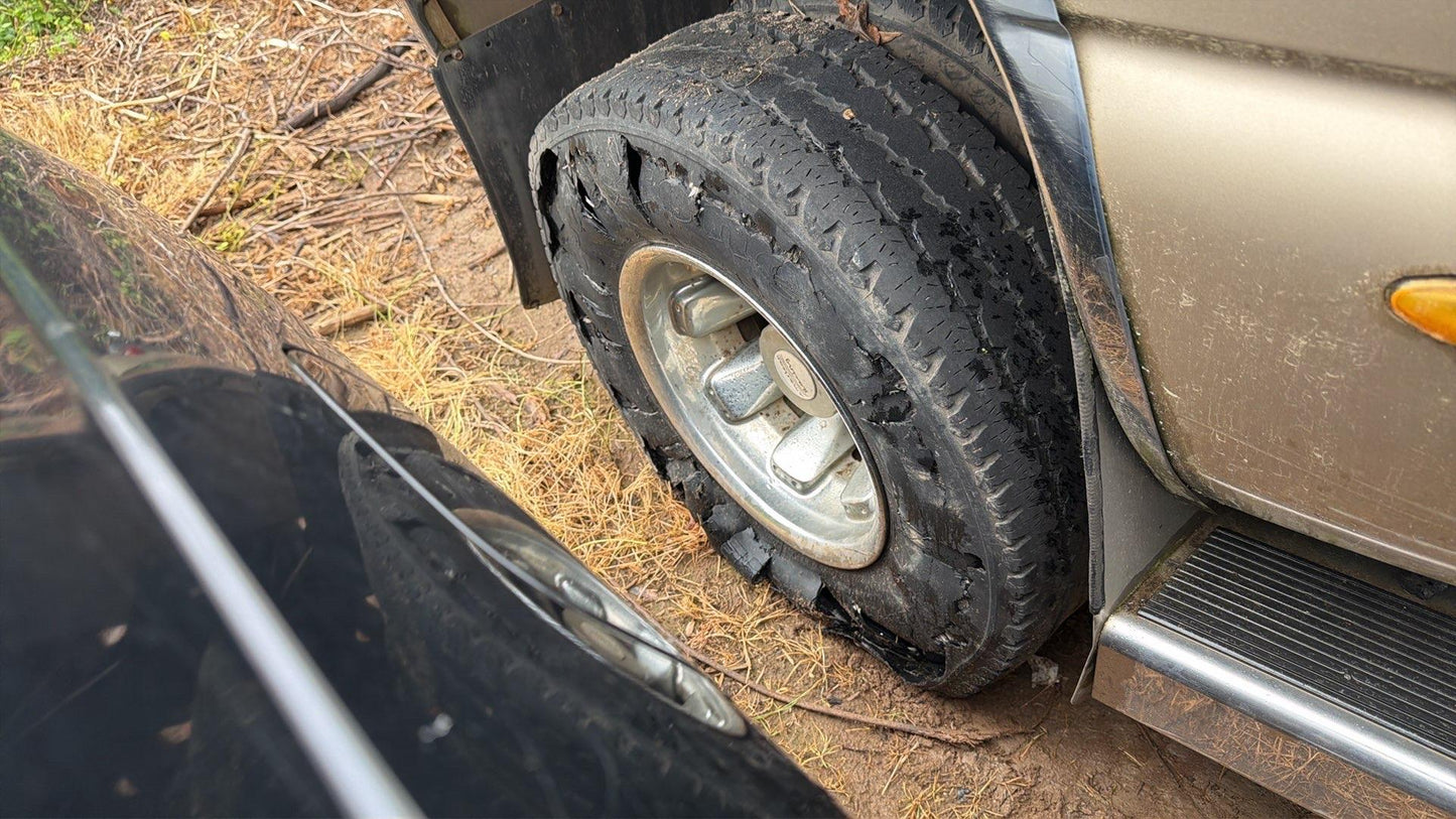 2004 Chevrolet Silverado 3500 (Champagne) - LT-265