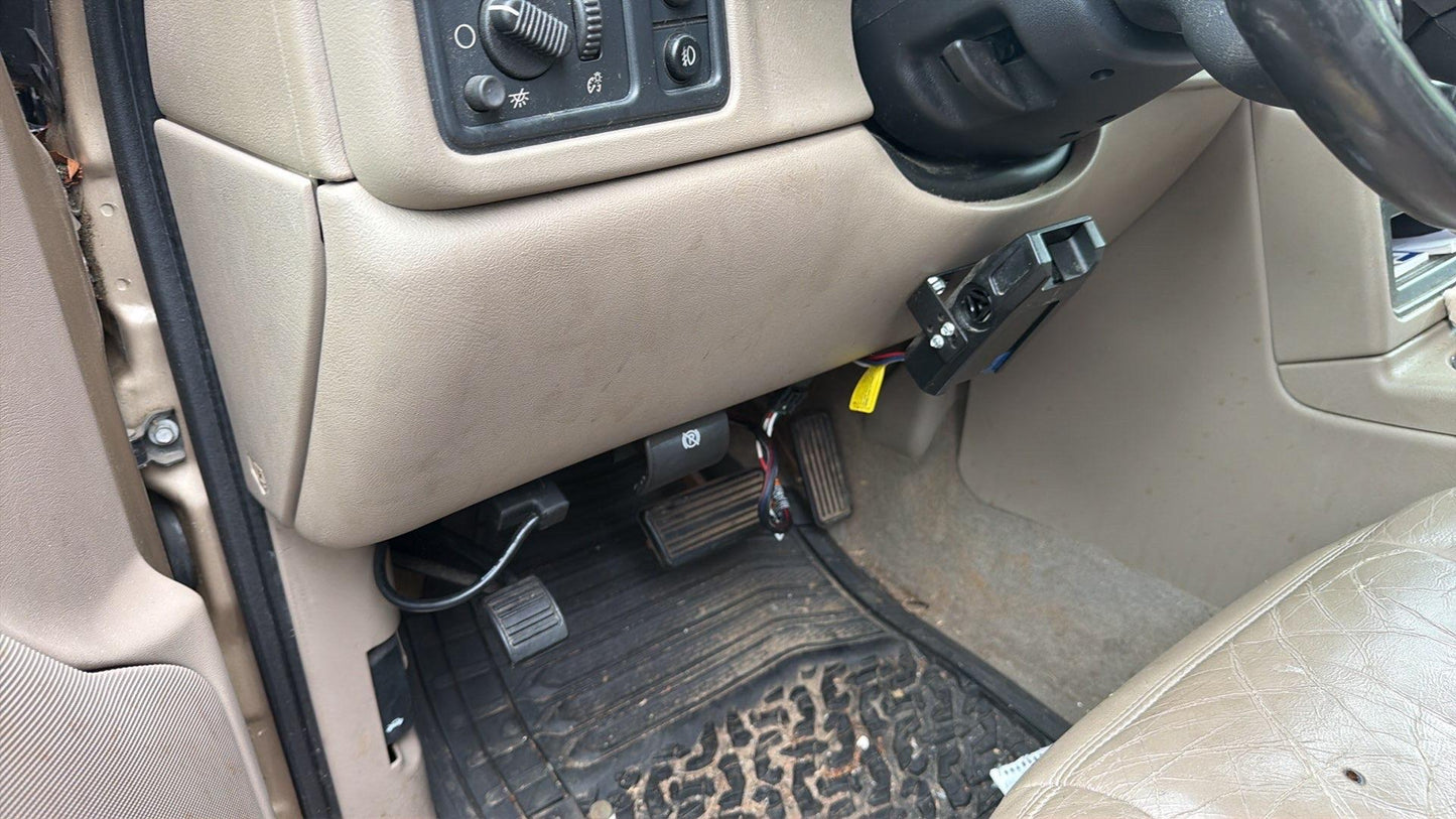 2004 Chevrolet Silverado 3500 (Champagne) - LT-265