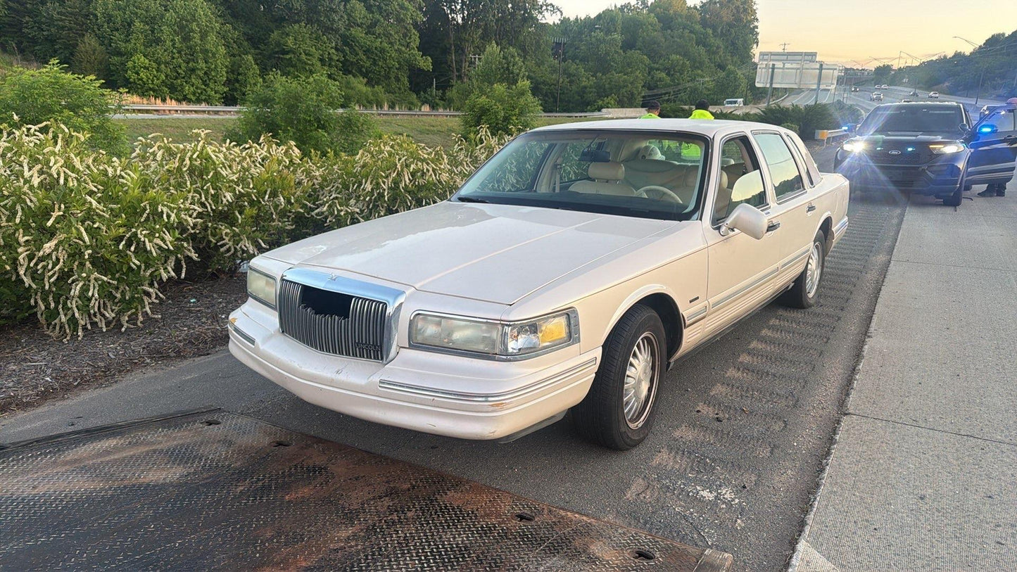 1995 Lincoln Town Car (Beige) - LT-265