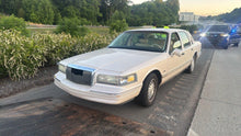 1995 Lincoln Town Car (Beige) - LT-265