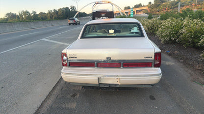 1995 Lincoln Town Car (Beige) - LT-265