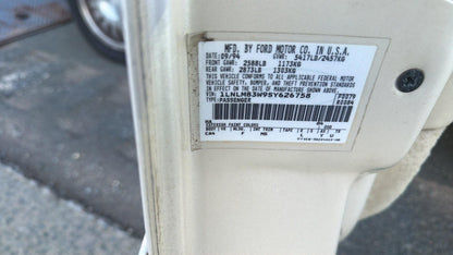 1995 Lincoln Town Car (Beige) - LT-265