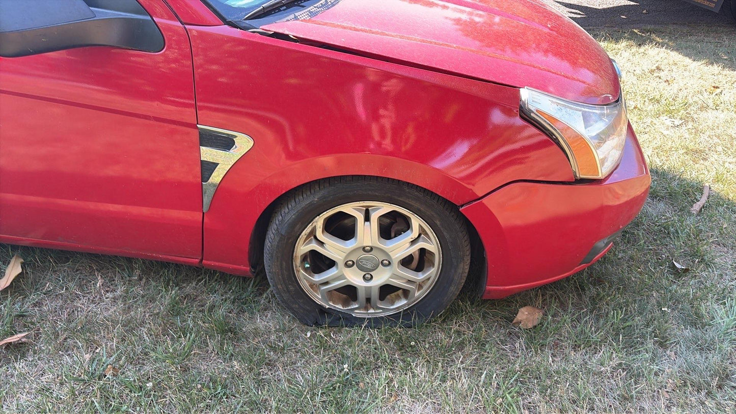 2008 Ford Focus (Red) - TITLE