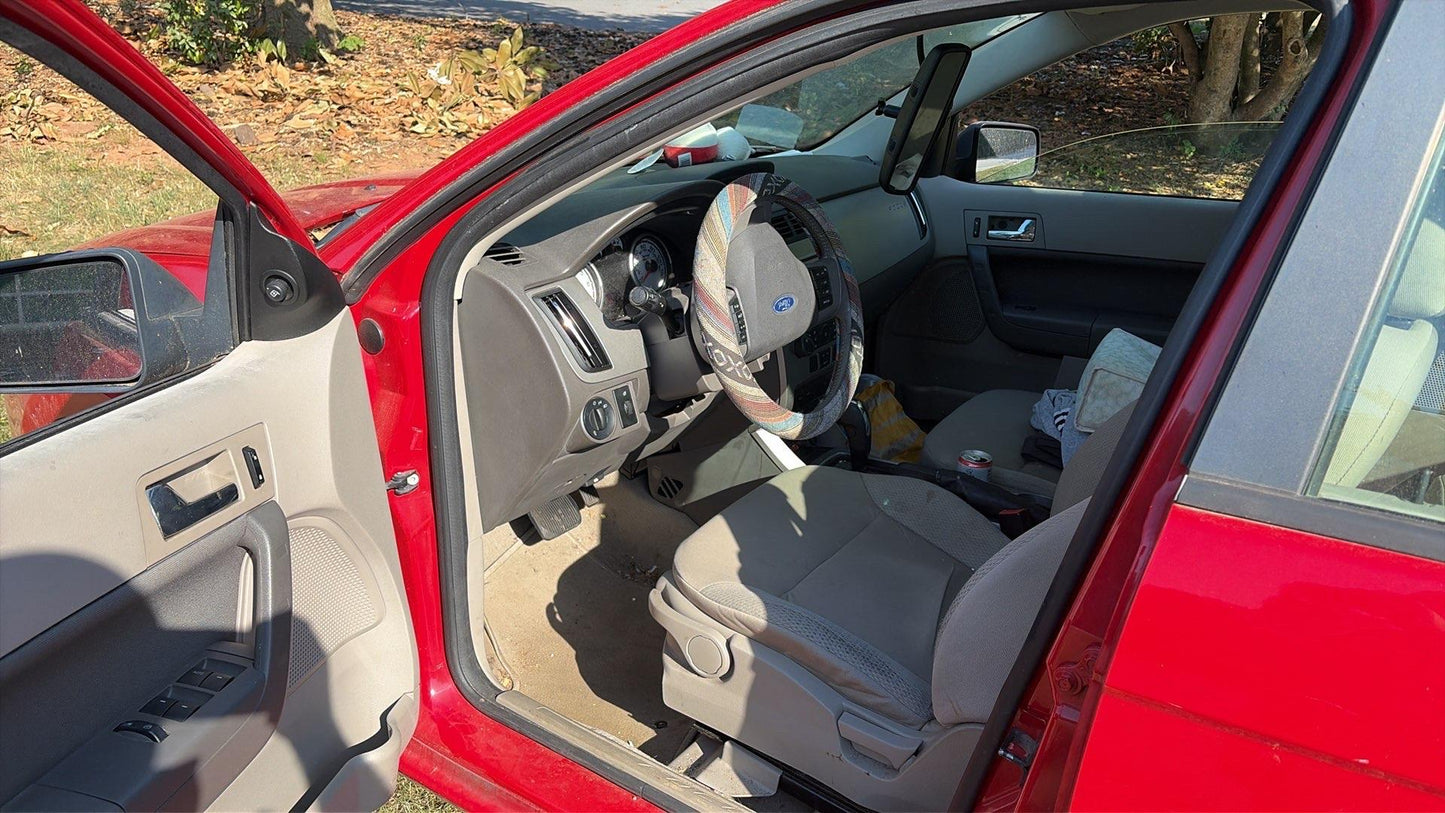 2008 Ford Focus (Red) - TITLE