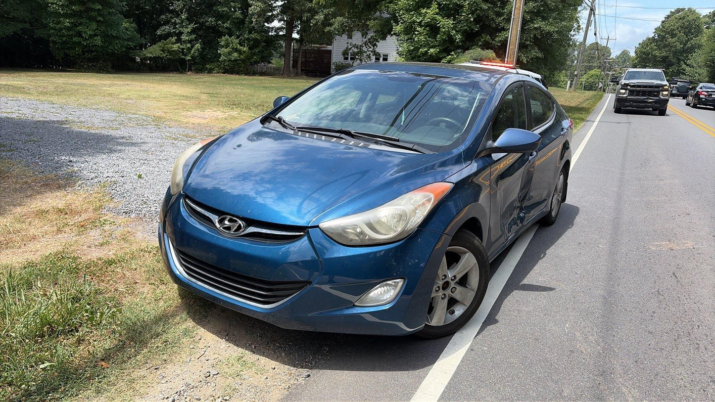2013 Hyundai ELANTRA (Blue) - TITLE