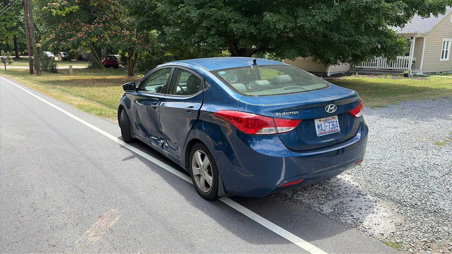 2013 Hyundai ELANTRA (Blue) - TITLE