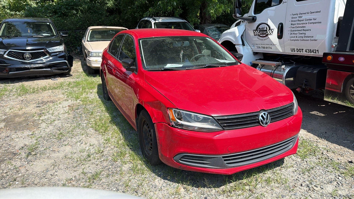 2014 Volkswagen Jetta (Red) - LT-265