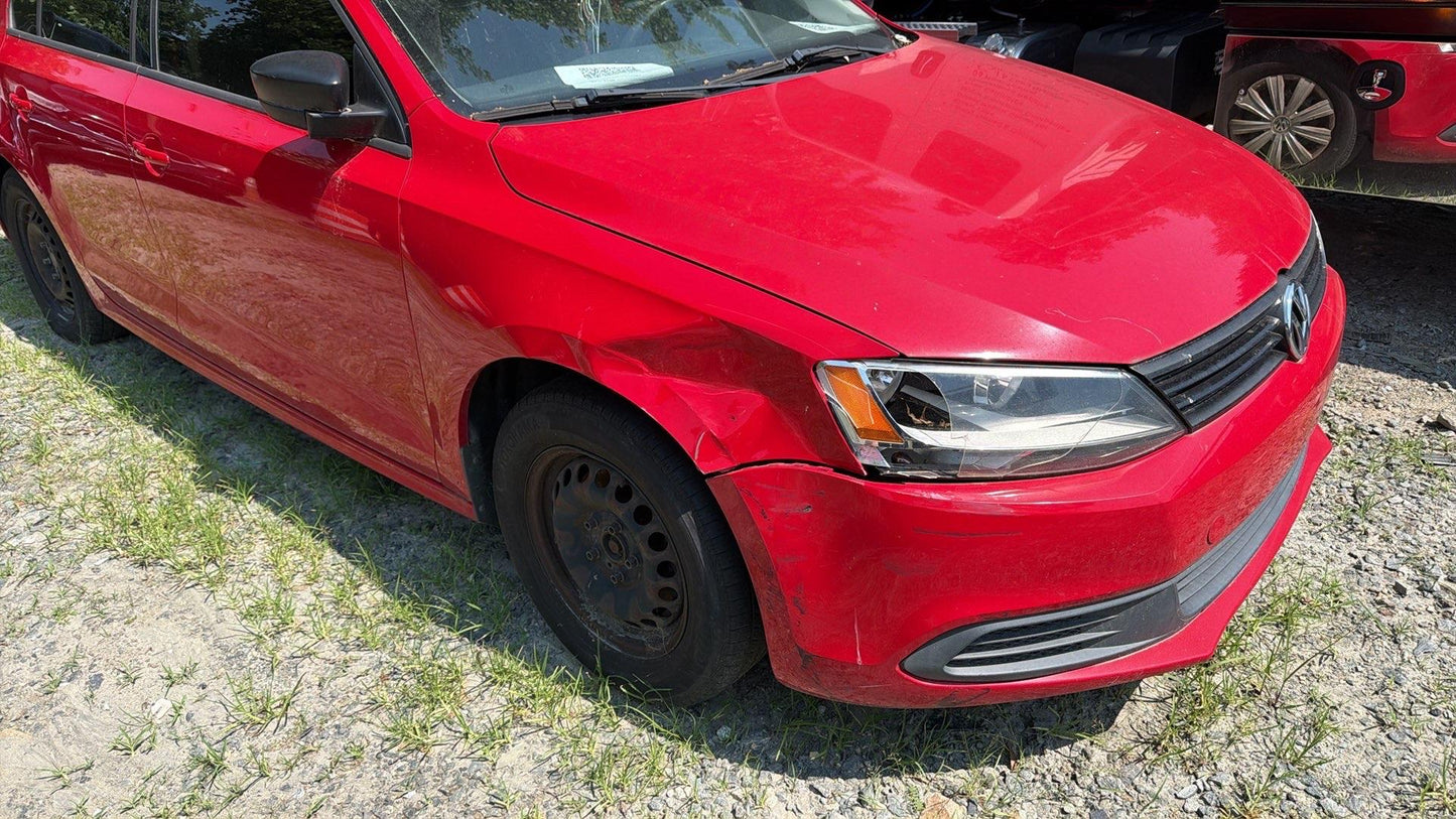 2014 Volkswagen Jetta (Red) - LT-265