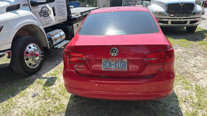 2014 Volkswagen Jetta (Red) - LT-265