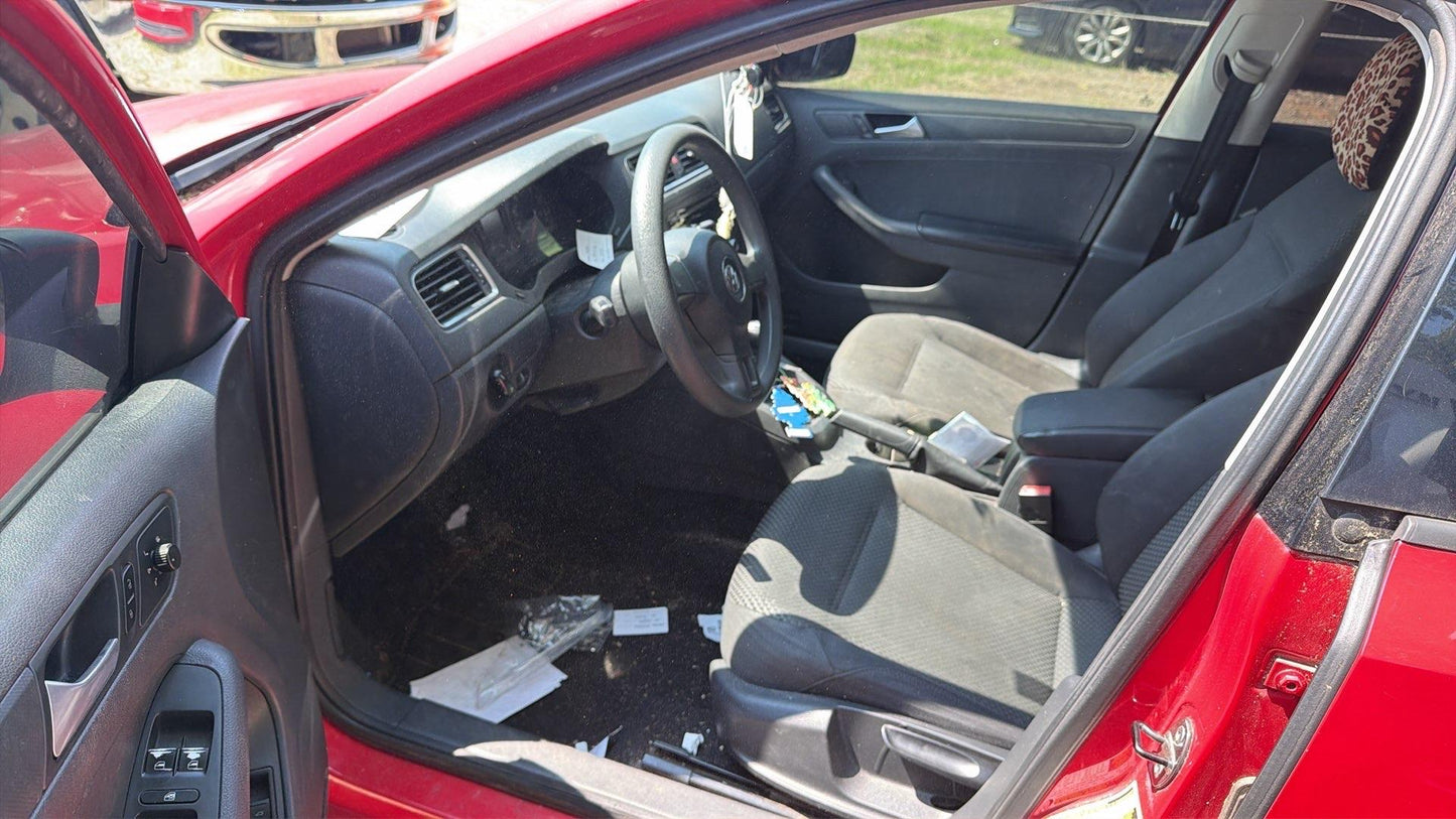 2014 Volkswagen Jetta (Red) - LT-265