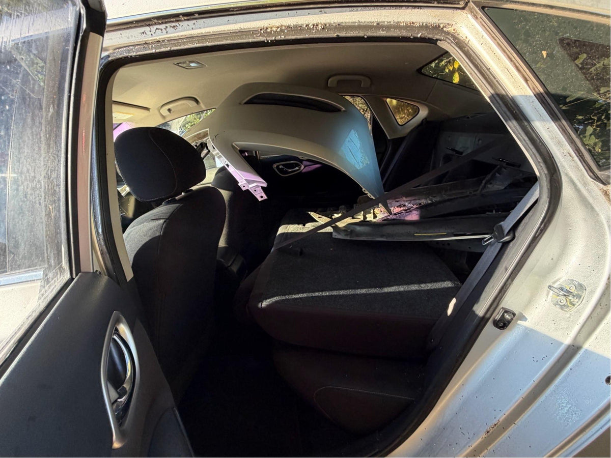 2014 Nissan Sentra (Silver) - TITLE