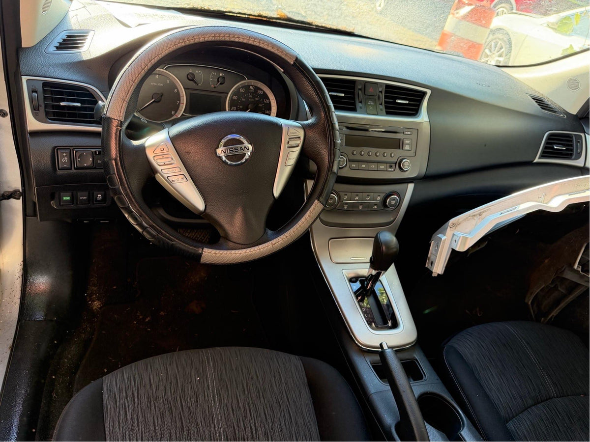 2014 Nissan Sentra (Silver) - TITLE